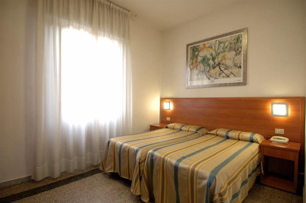 Hotel Moderno Pisa Exterior foto
