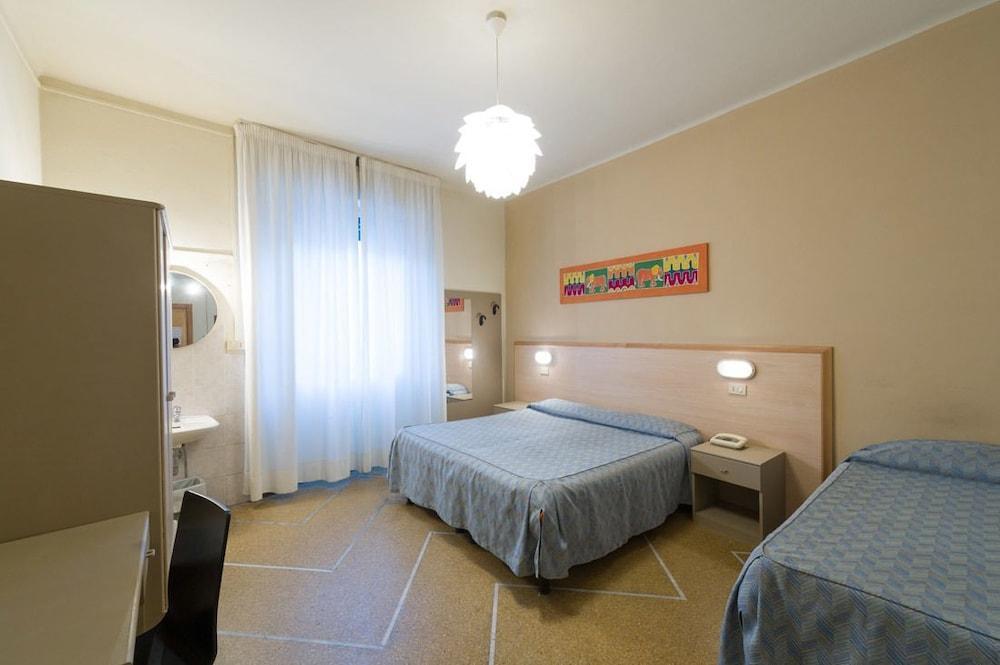 Hotel Moderno Pisa Exterior foto