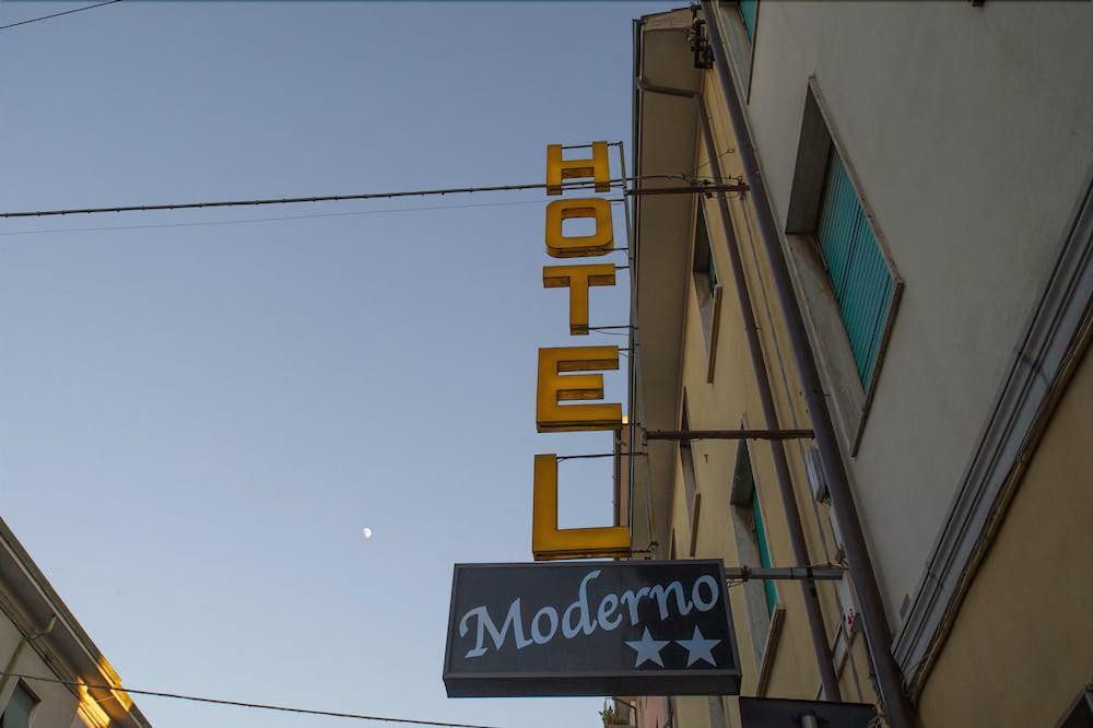 Hotel Moderno Pisa Exterior foto